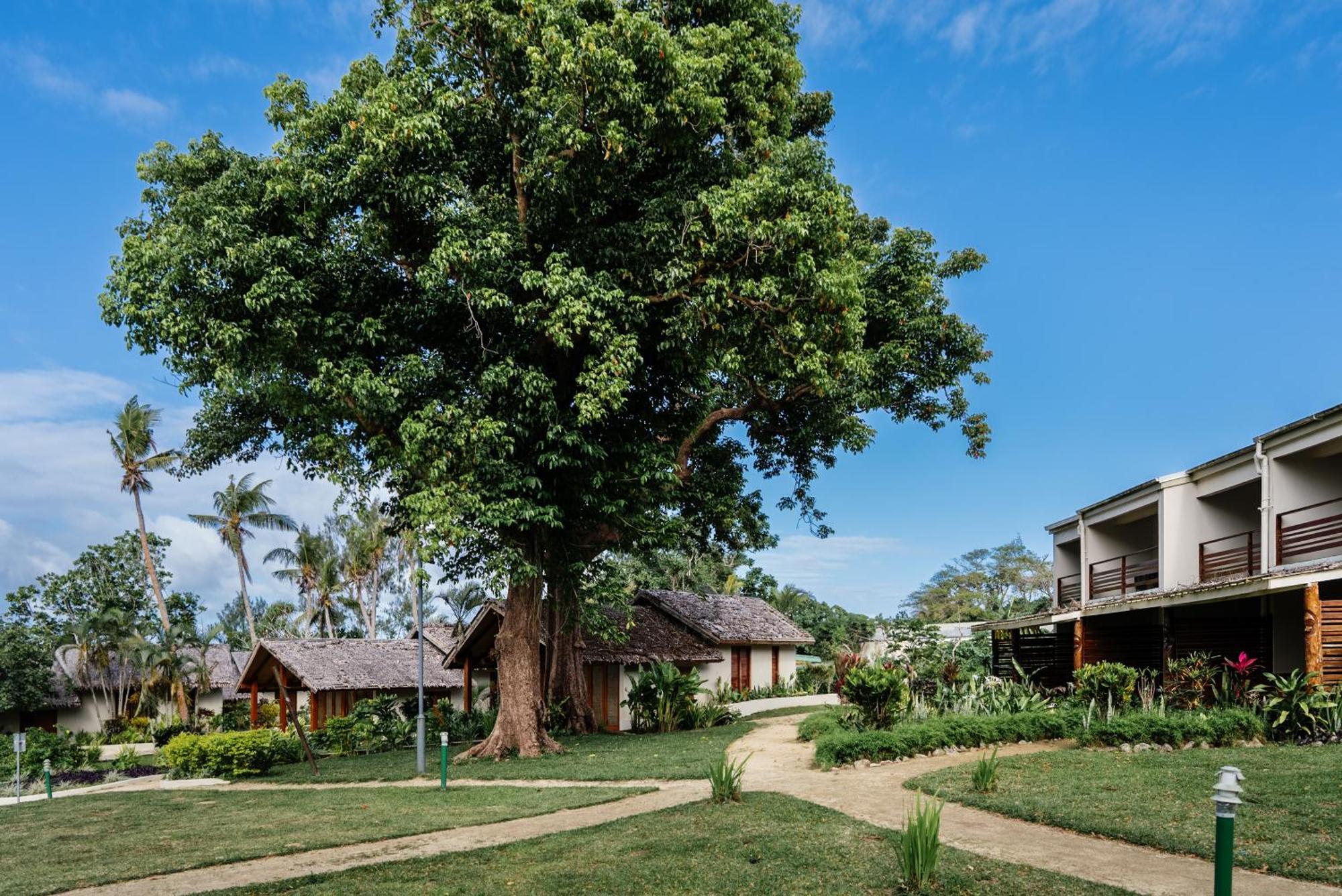 Mg Cocomo Resort Vanuatu Port Vila Exterior photo